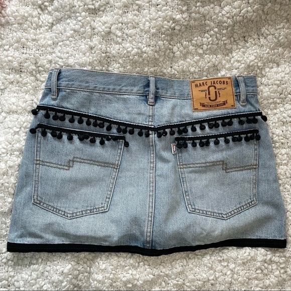 MARC Jacobs Light Wash Jean Mini Skirt Pom Pom 26 - Picture 2 of 6